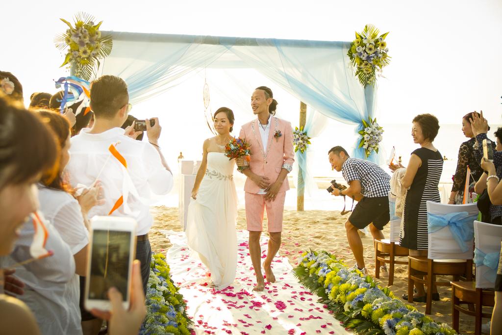 Свадьба на пляже в отеле Eden Resort