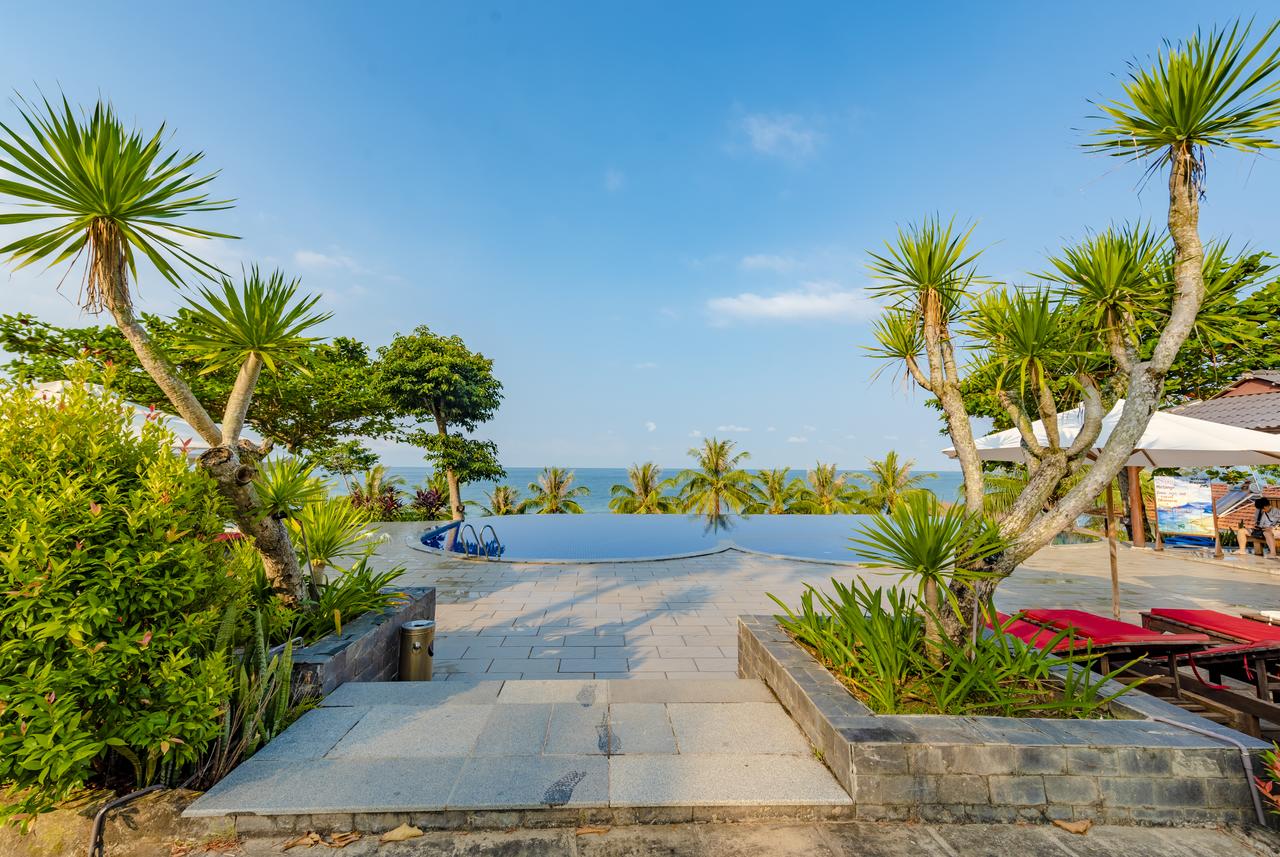 Отель Phu Quoc Eco Beach Resort на Фукуоке на 1 линии
